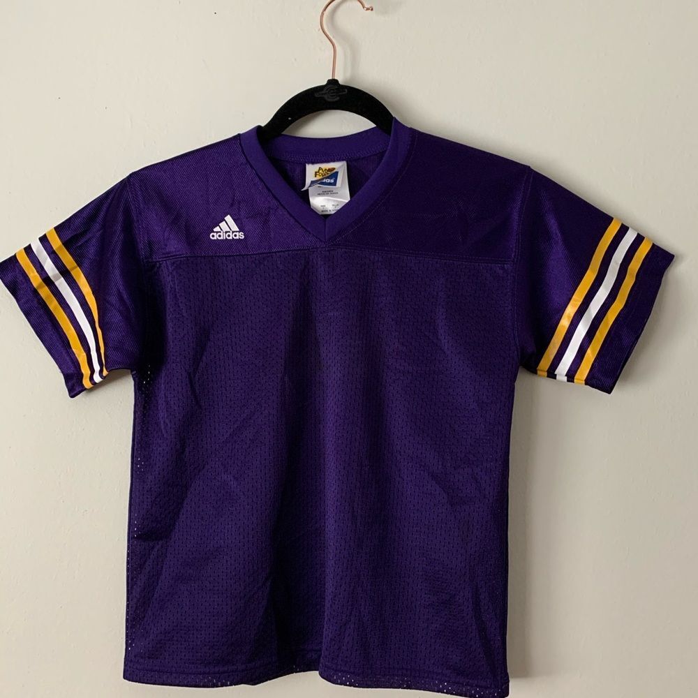Adidas purple short sleeve unisex football shirt, good condition, size 7